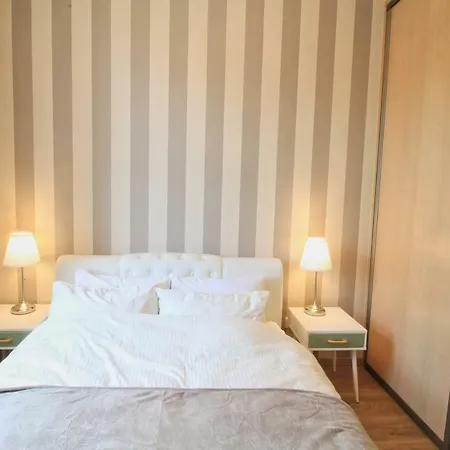 Stylish And Bright In The City Centre Apartment